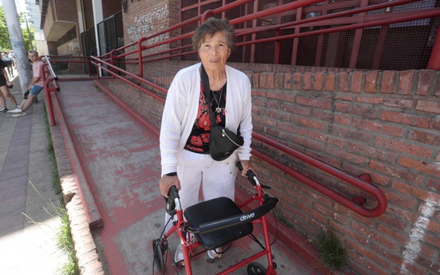María y su retorno a las urnas tras años sin votar