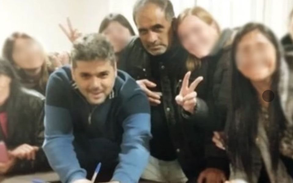 Caso "Chocolate": ordenan detener al concejal de La Plata Facundo Albini, a su padre Claudio y a otras 15 personas por las tarjetas