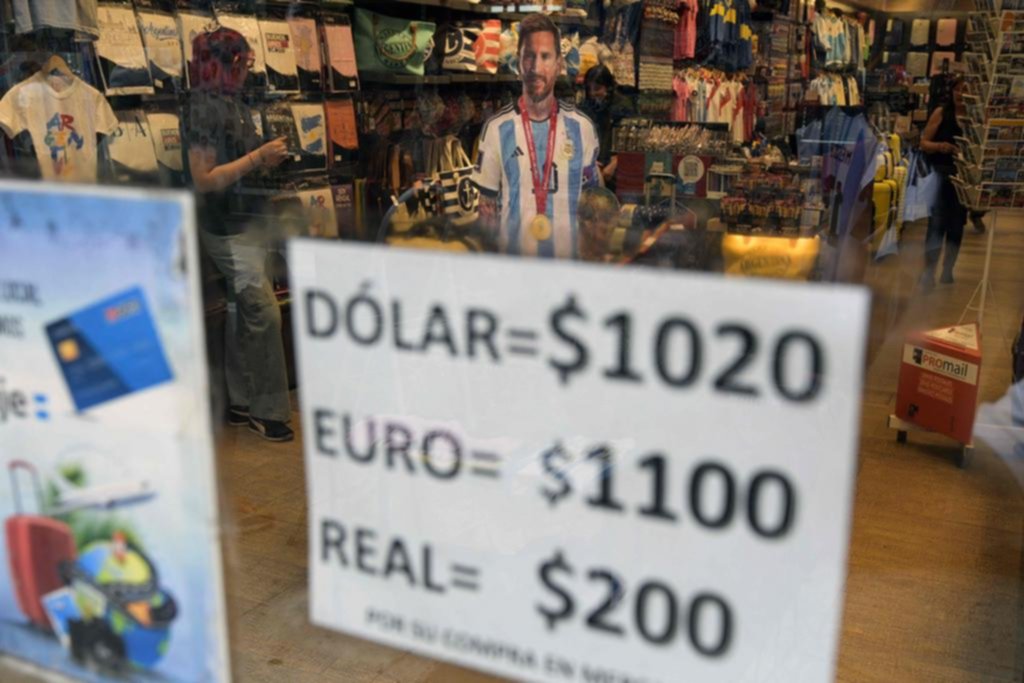 El dólar se disparó: escaló en todas sus versiones