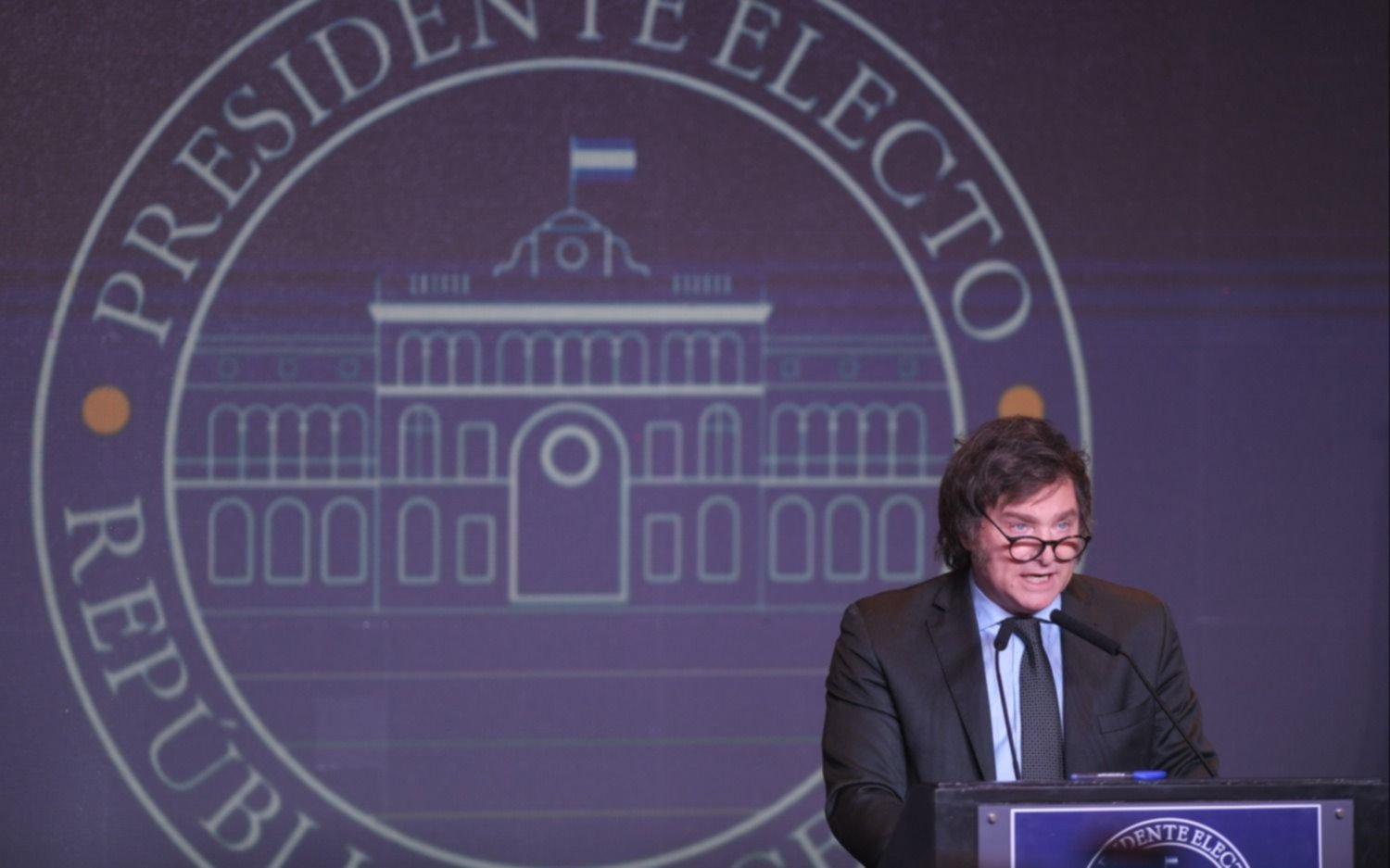 Elecciones 2023.- Javier Milei advirtió que se vienen 6 meses "muy duros” y habló de "ajuste de shock" y  "riesgo de hiperinflación"