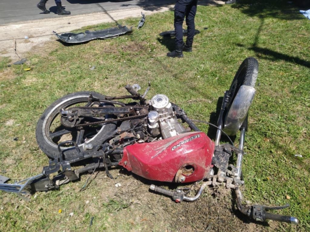 A plena luz del día, en una esquina poco transitada, otro trágico episodio vial