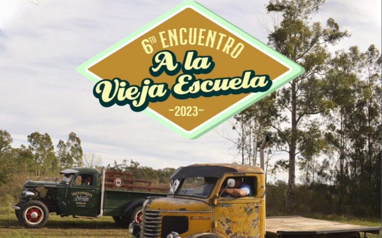 Expo de autos antiguos a beneficio del Hogar Padre Cajade