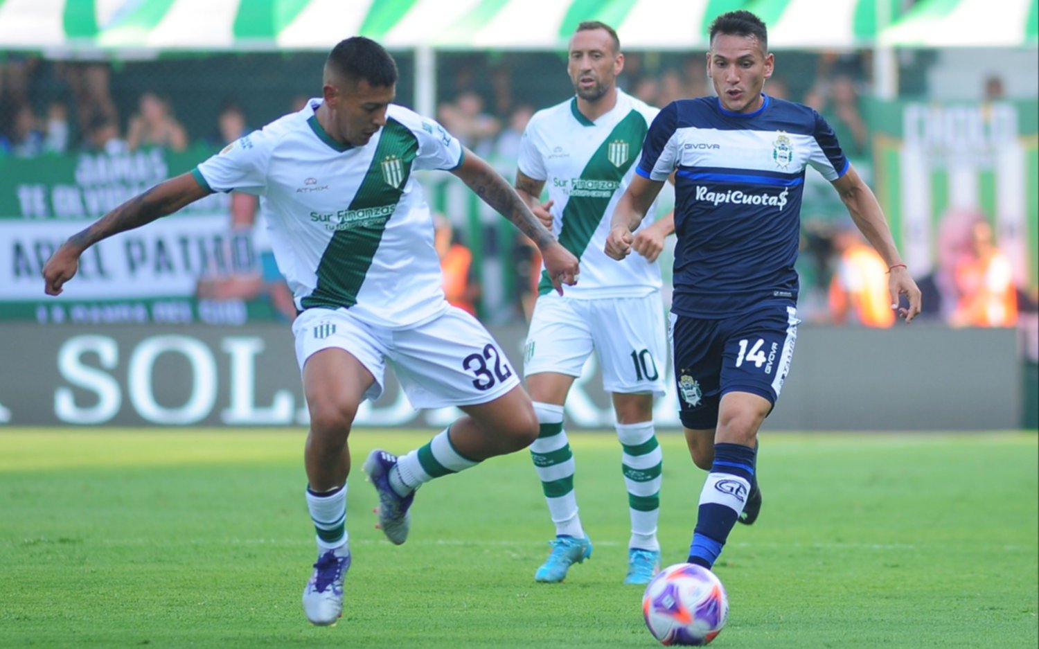 Gimnasia, con varios cambios, visita a Banfield buscando la salvación