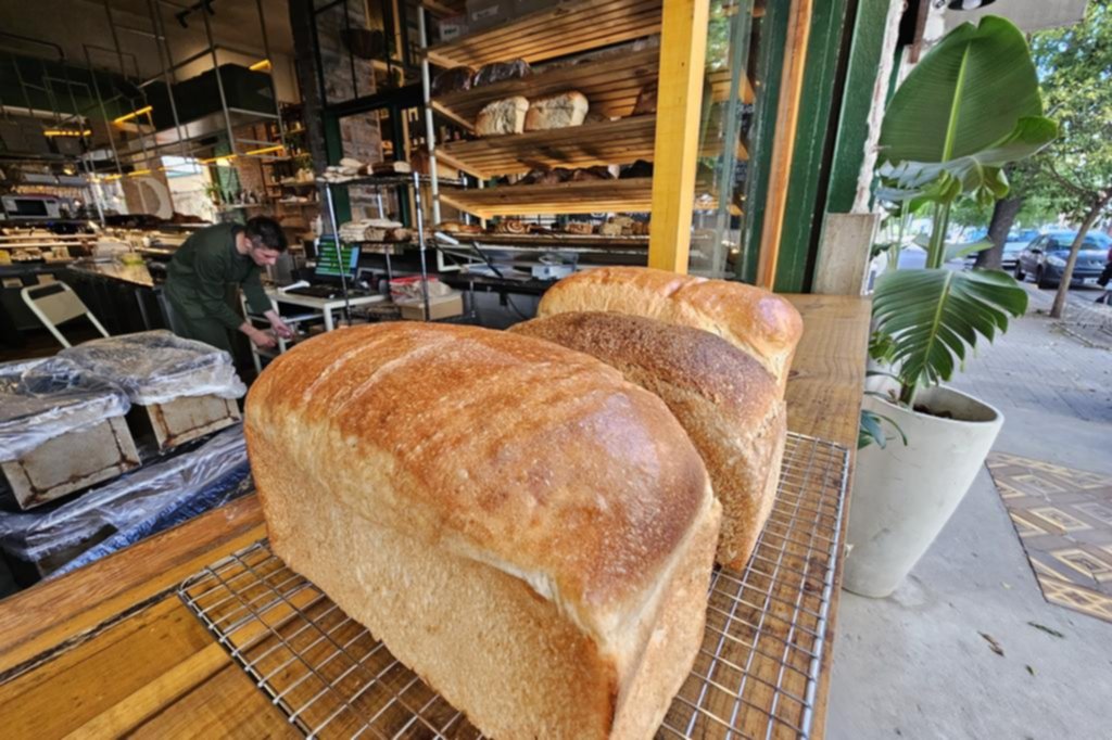 En la panadería, todo para arriba y el pan dulce todavía no tiene precio