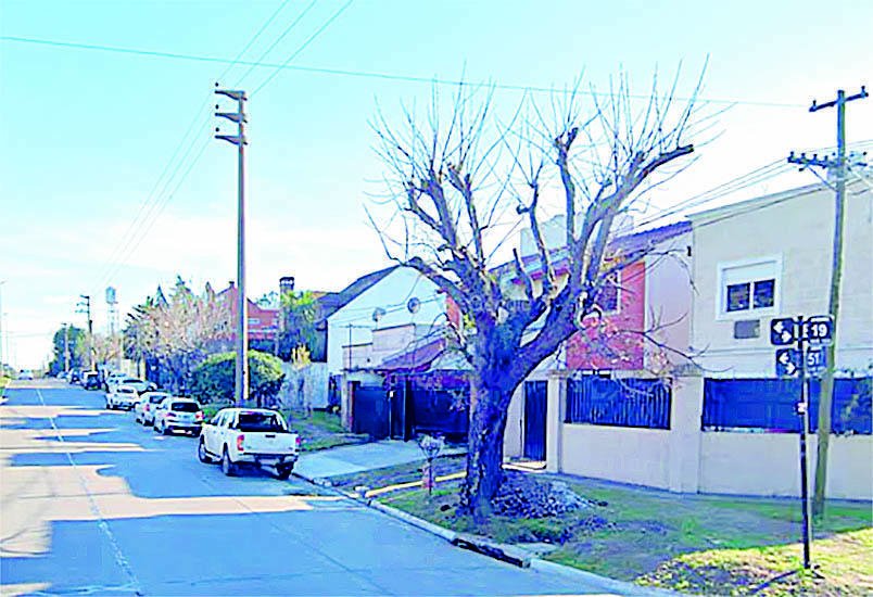 A plena luz del día huyen con un millonario botín