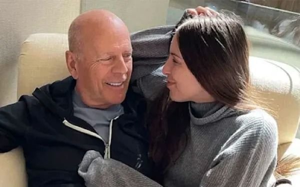 VIDEO. El emotivo reencuentro de Bruce Willis con su hija en el Día de Acción de Gracias