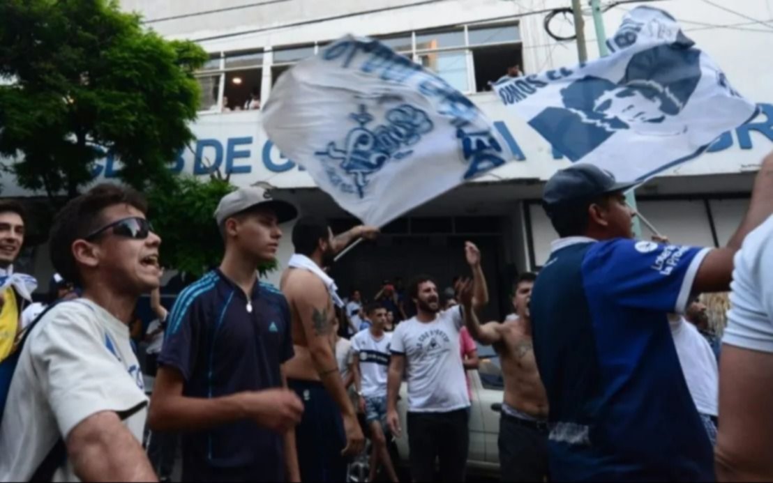 Gimnasia es una caldera: los hinchas preparan movilizaciones a la sede