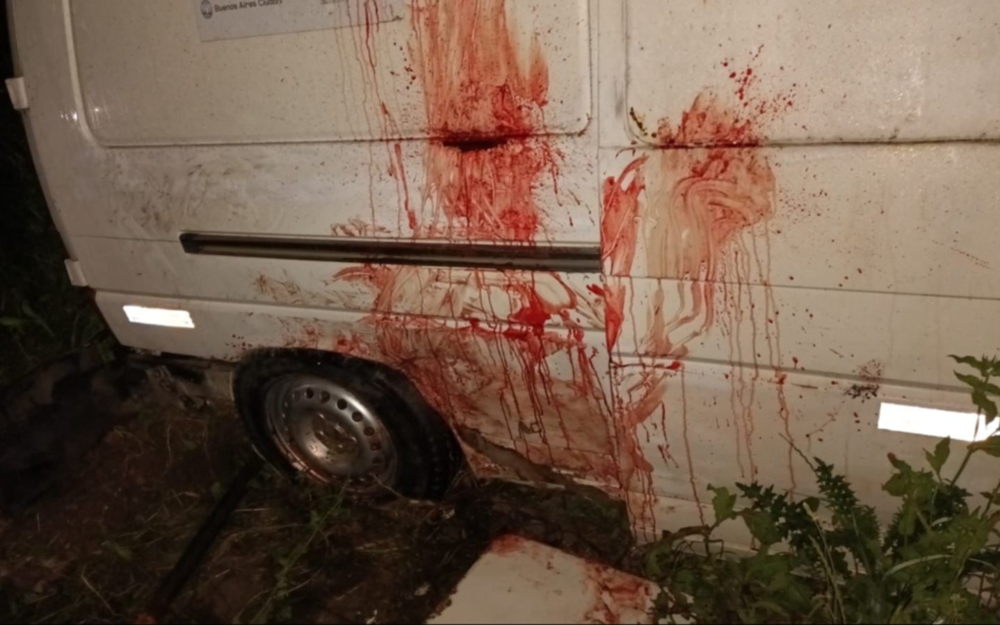 El Retiro: intentó robar una rueda en una gomería y terminó con la mano aplastada