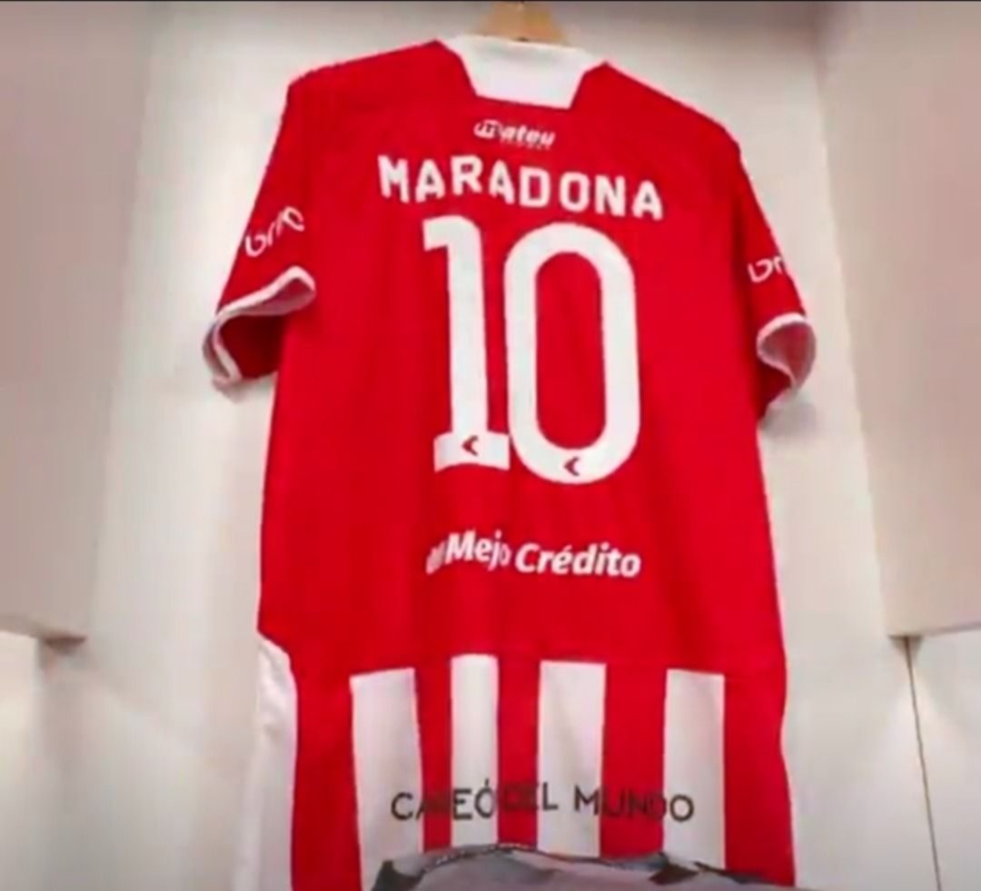 El Pincha y un emotivo homenaje a Maradona por su cumpleaños