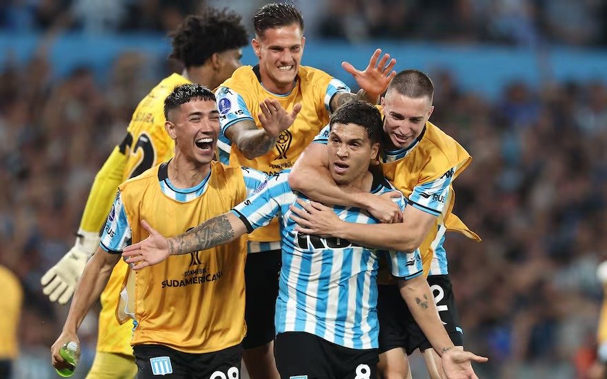 Racing le ganó 2 a 1 a Corinthians y es finalista de la Copa Sudamericana: Juanfer Quintero, intratable 
