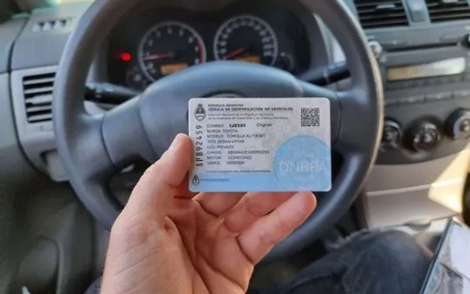Sin cédula azul: cómo es el trámite ahora para autorizar a un tercero a conducir un vehículo