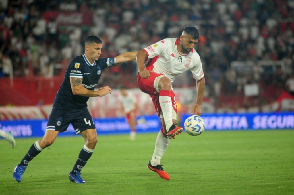 Garayalde se metió en el equipo y recibió la quinta tarjeta amarilla