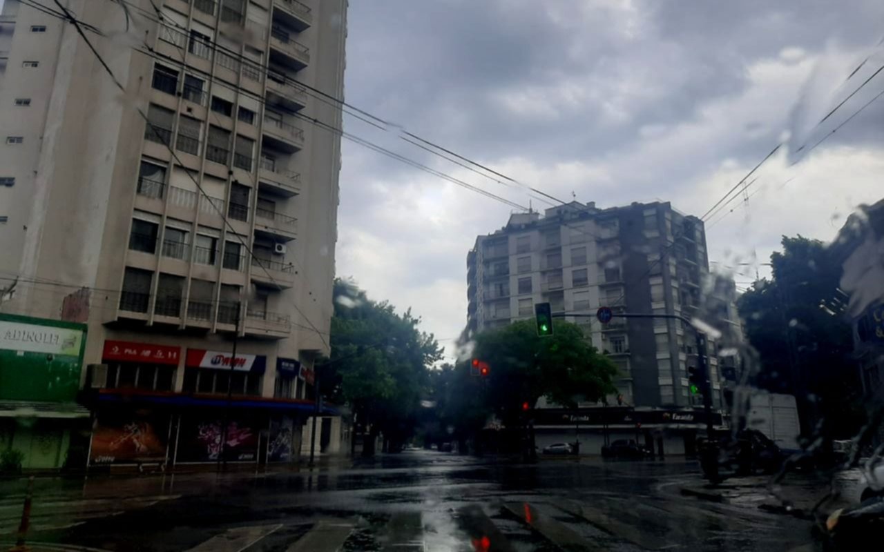 El finde arrancó con lluvia en La Plata: ¿cómo sigue el tiempo? 