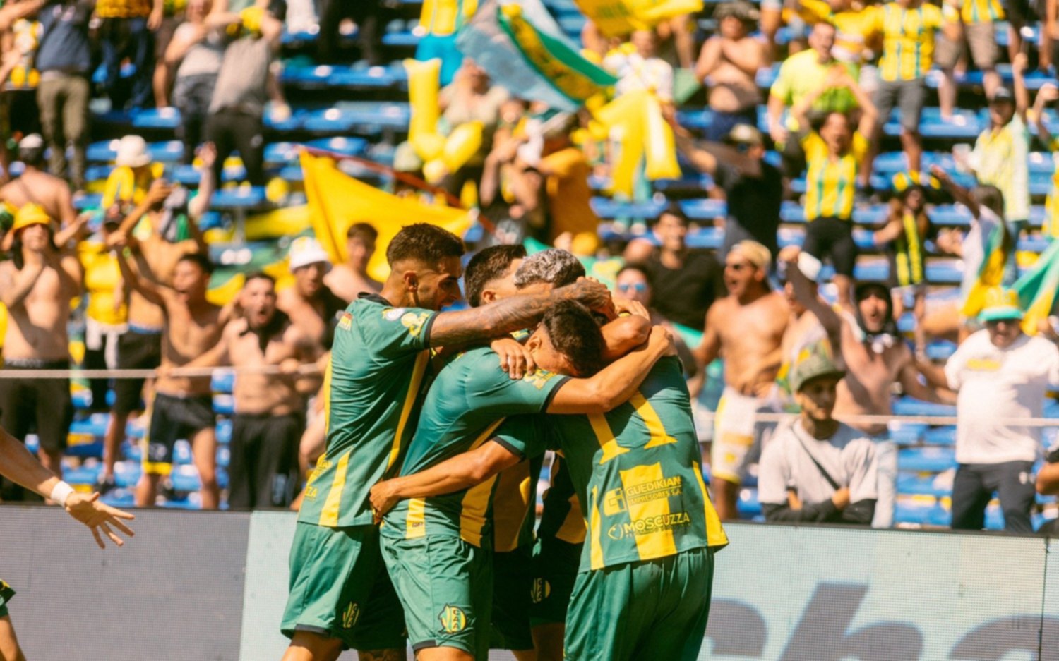 Aldosivi venció 2 a 0 a San Martín de Tucumán y regresa a Primera División