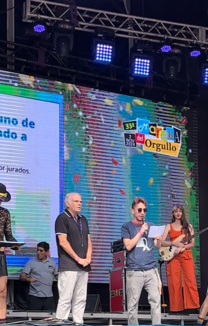 Le dieron una distinción a dos jueces de La Plata en la Marcha del Orgullo