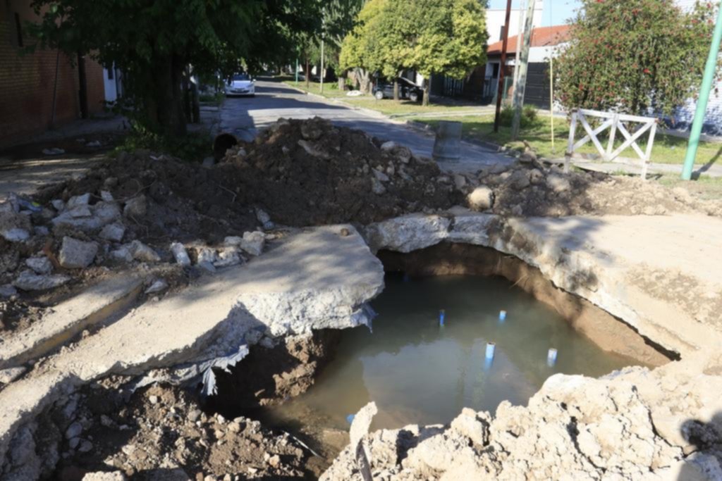 Amplia zona sin agua por obra de ABSA en 48 y 125