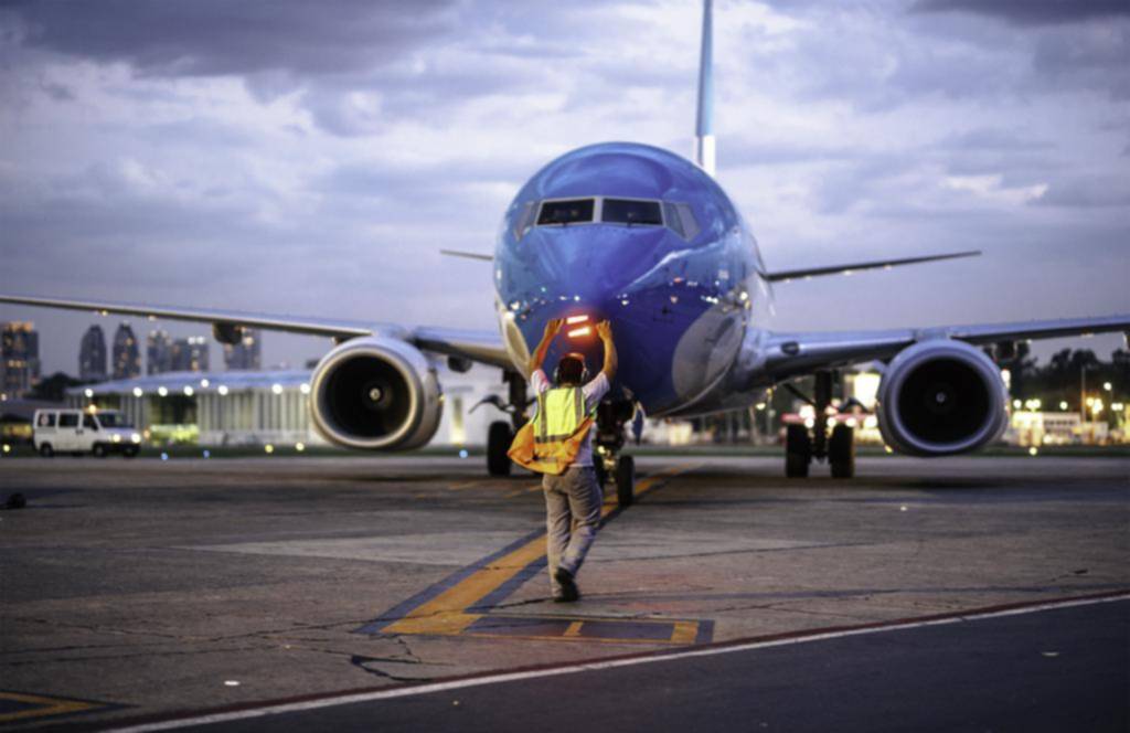 Conflicto en Aerolíneas: cancelan vuelos por una huelga de pilotos
