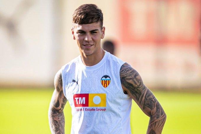 Scaloni dio la lista con el Dibu y Barrenechea