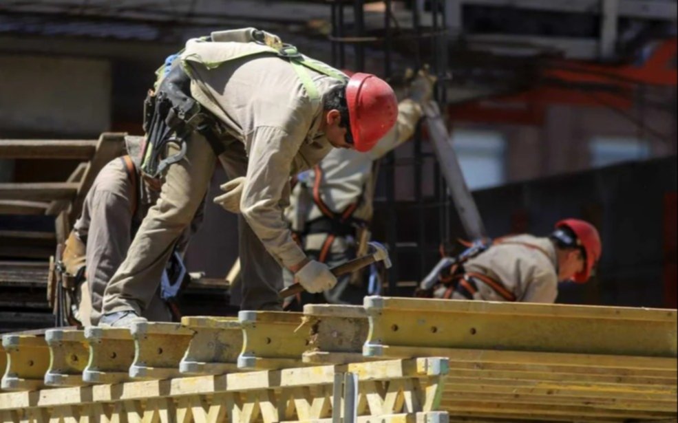 No repunta la construcción: cayó 28,2% la venta de materiales en octubre