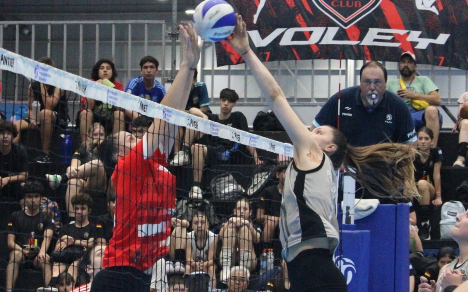 Estudiantes, con la obligación de ganar en vóley femenino