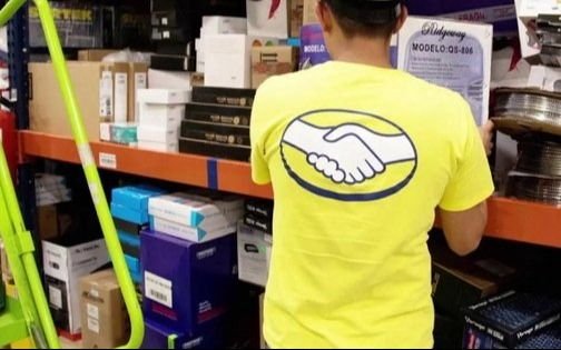 Se desplomaron las acciones de Mercado Libre: ¿qué pasó?