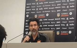 Eduardo Domínguez, luego de otro empate: "Nos está costando cerrar los partidos"