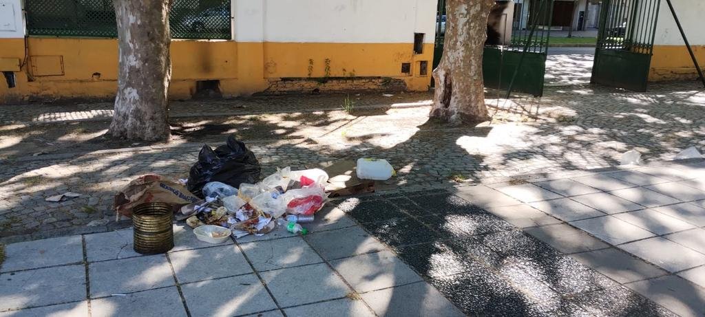 Otro fin de semana con quejas en plaza Malvinas