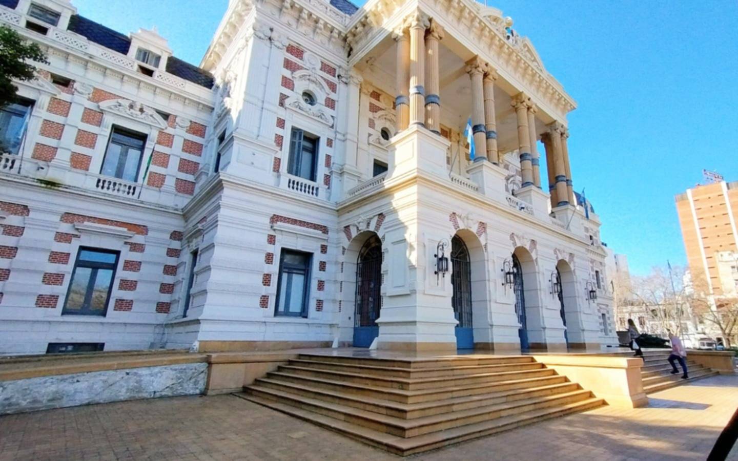 La Provincia presentó el Presupuesto 2025 en la Legislatura: los 3 ejes del proyecto