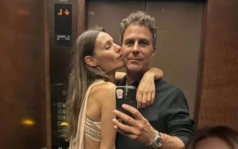 Pampita en París: otra imagen dice más que mil palabras  