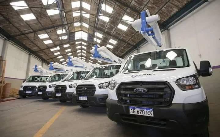 Presentaron nuevas camionetas para el área de Alumbrado Público