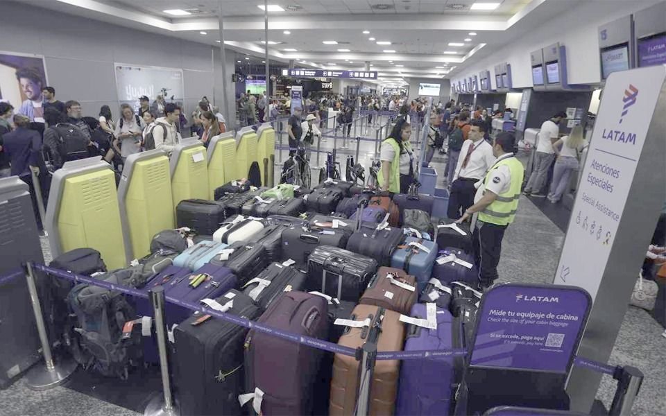 Tras meses de conflicto y paros, Aerolíneas Argentinas acordó con los sindicatos
