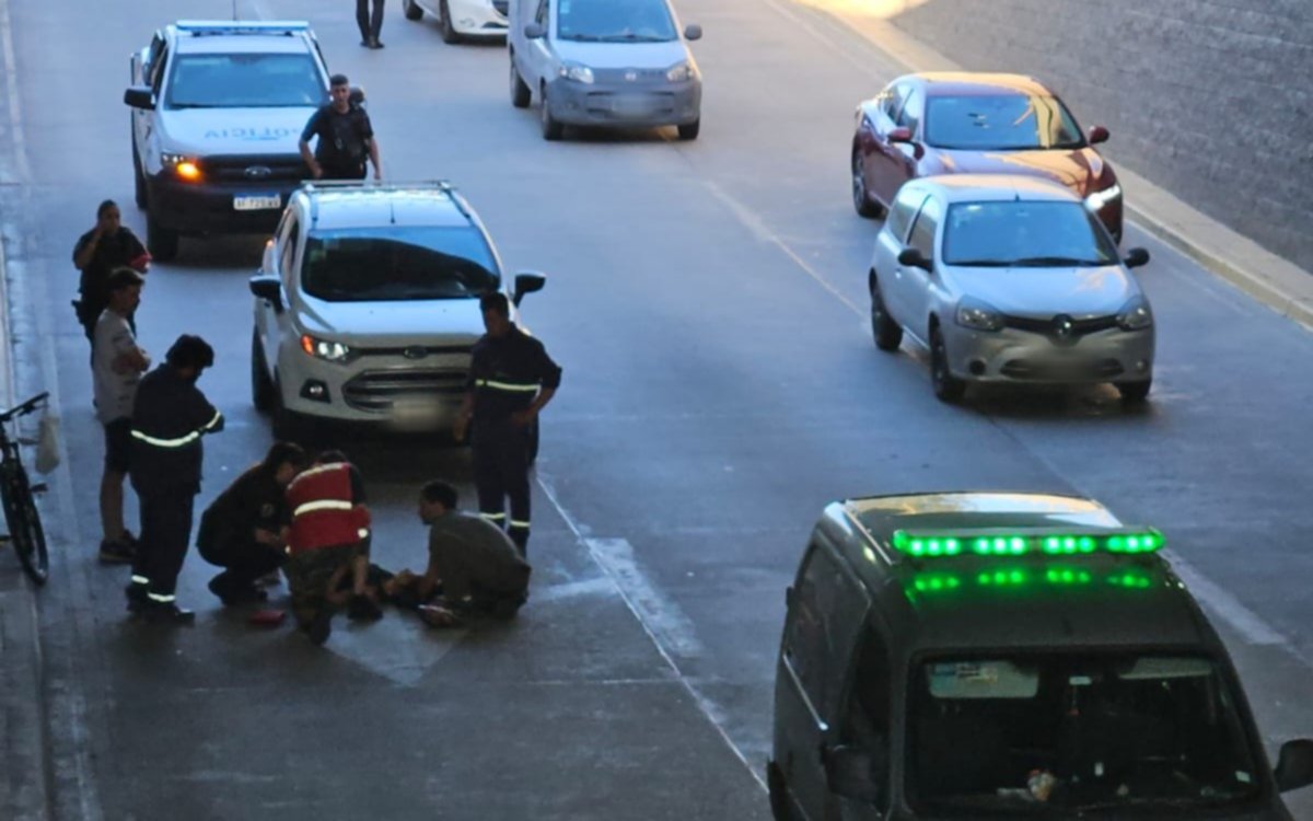 Otro accidente en el paso bajo nivel de 1 y 32: es el segundo en menos de 24 horas