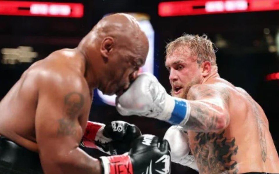 Mike Tyson volvió a pelear tras 19 años y cayó ante Jake Paul por puntos