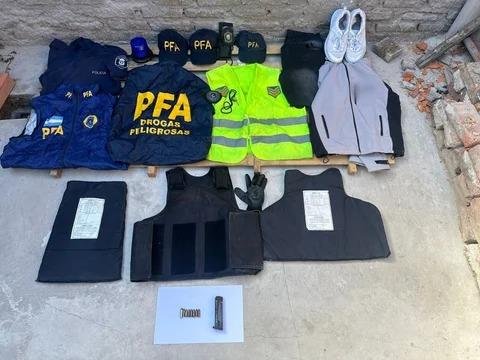 Simulaban ser policías para cometer entraderas