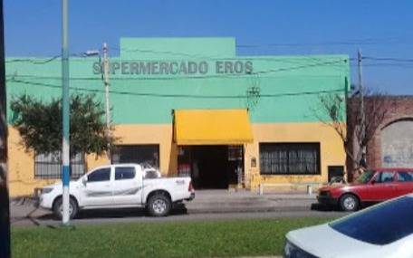 La Plata: detuvieron a un policía por robar un fernet en un supermercado