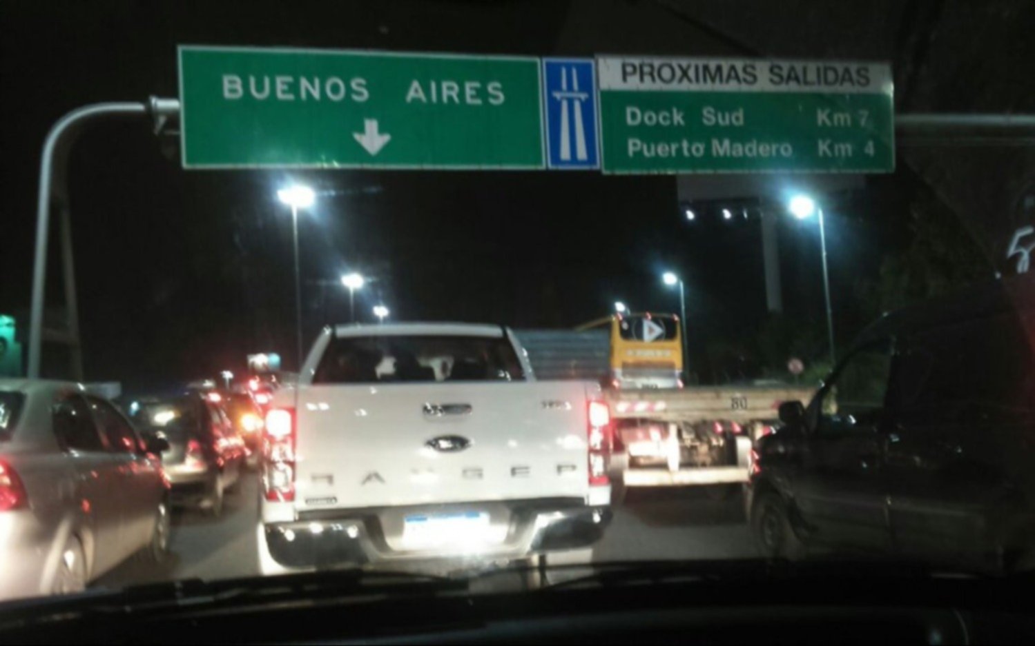 Autopista Buenos Aires - La Plata estará reducida durante la madrugada por obras