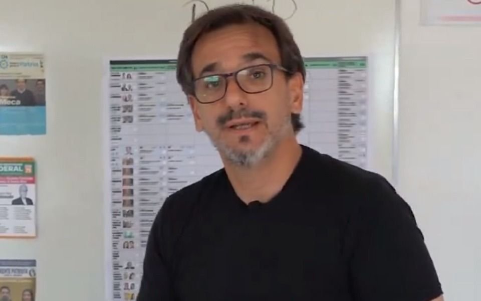 "Nos miente a todos"
