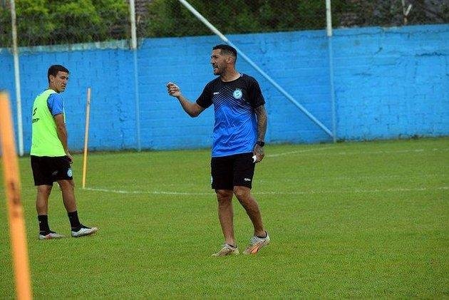 San Carlos volvió a las prácticas con Miranda de DT