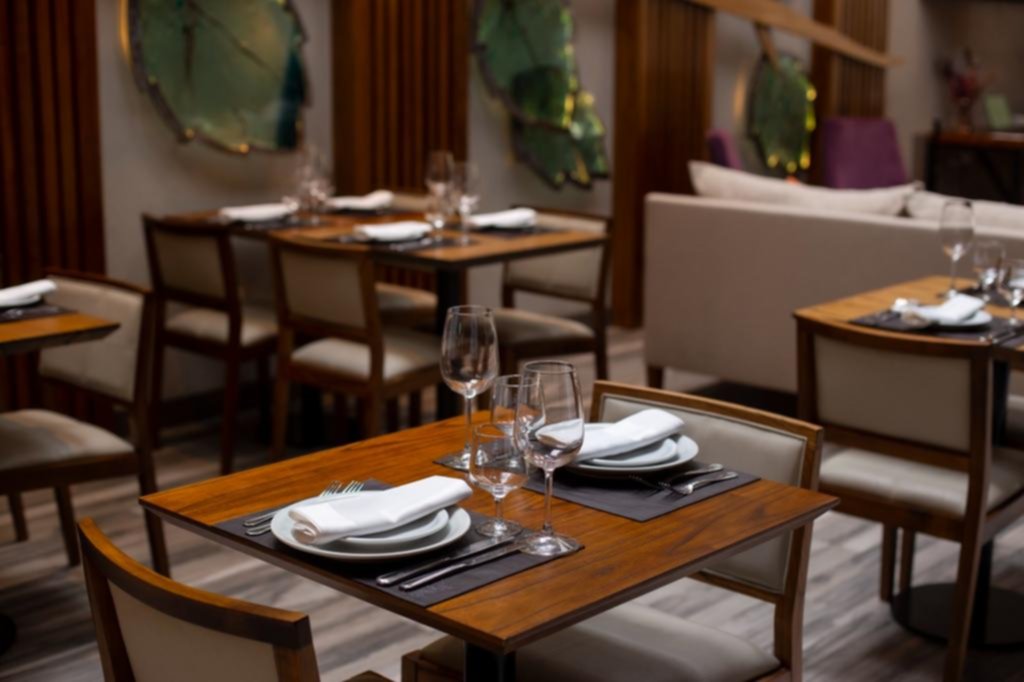 Comer en el Hotel Land Plaza, una experiencia única