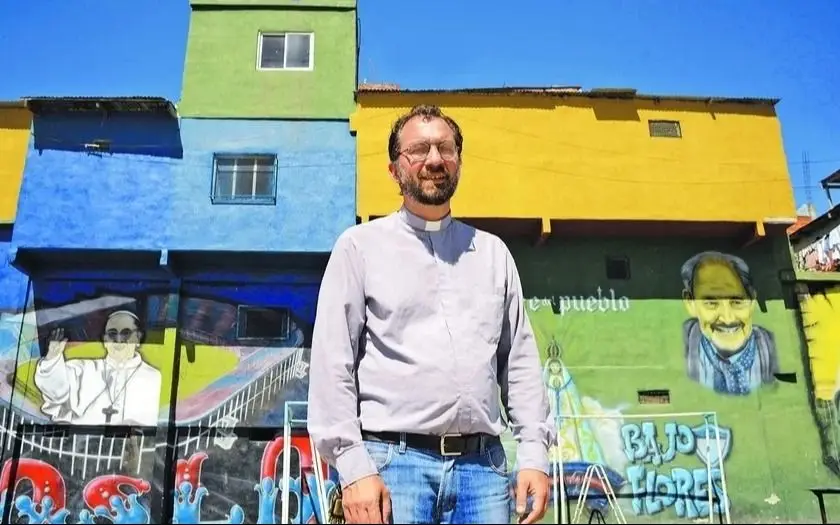 Gustavo Carrara, el "cura villero" del Papa Francisco: quién es el nuevo Arzobispo de La Plata