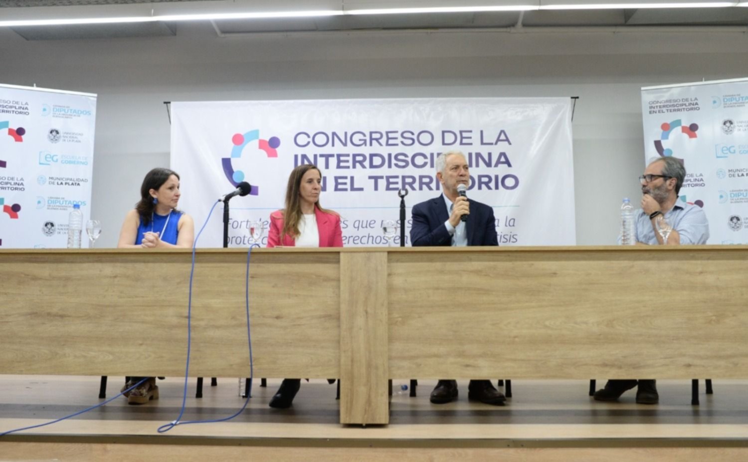 Alak y Iañez encabezaron un congreso para tratar el abordaje interdisciplinario de distintas problemáticas sociales