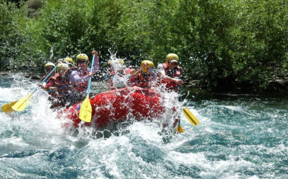 Quilmeña fallece tras accidente en práctica de rafting en Río Negro
