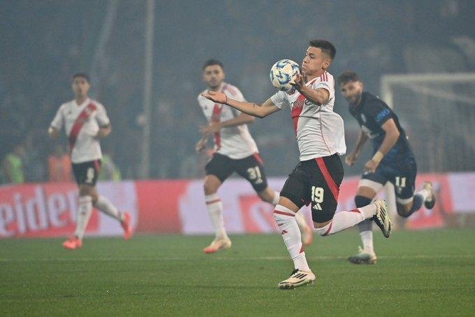 Perdió el tren: River cayó en Mendoza y quedó bastante lejos