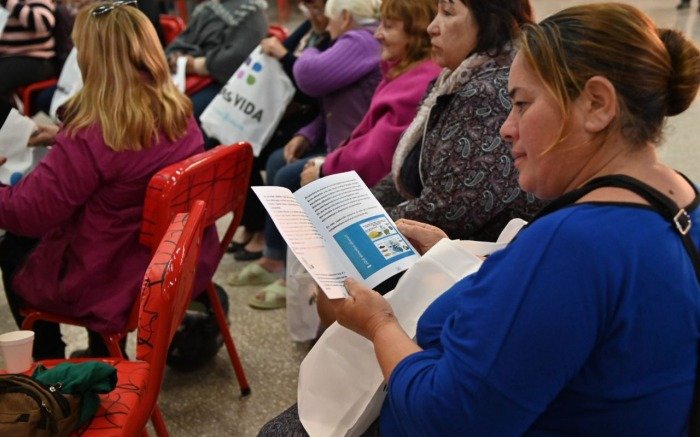 Anuncian en La Plata el regreso del histórico programa de voluntariado social “las manzaneras”