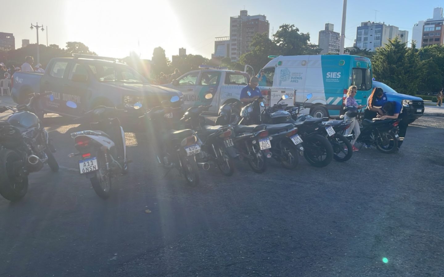 Gran operativo de control en La Plata: detienen a 8 personas, secuestran 39 motos y gramos de marihuana