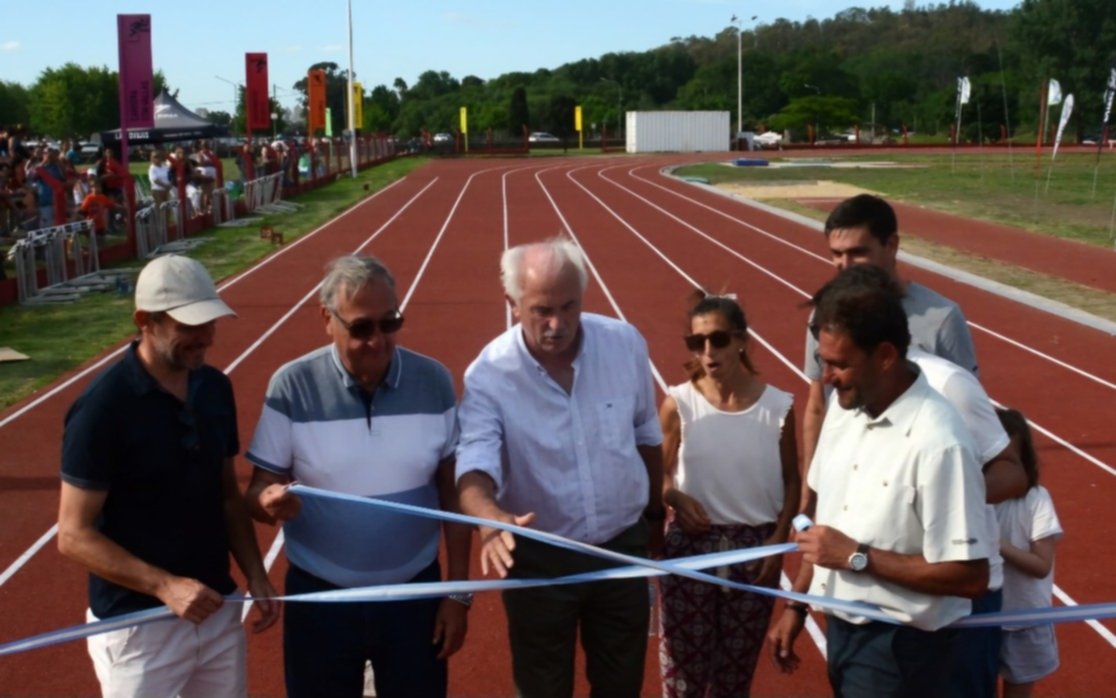Tandil inauguró su nueva pista de atletismo, una obra millonaria