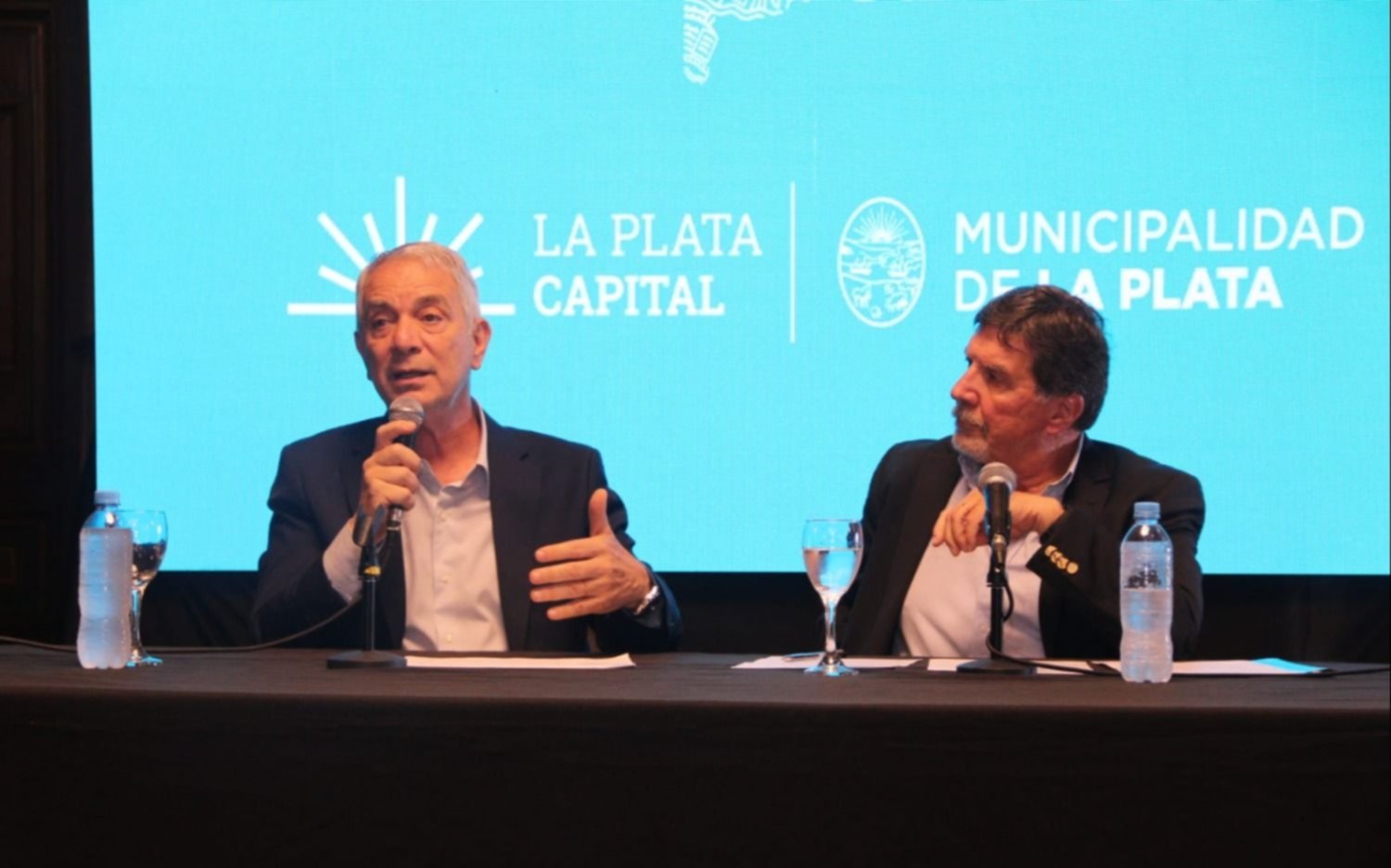 Plan 100 Escuelas: Julio Alak y Alberto Sileoni anunciaron obras que pondrán en valor los establecimientos educativos