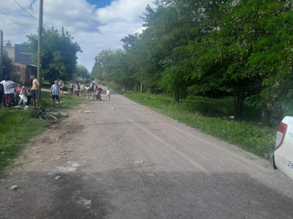 Vecinos siguen en guardia por la extensión de una toma en un amplio lote de City Bell