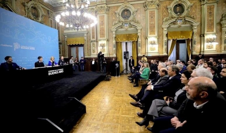 La Provincia completó el pago del Fondo Fiscal a los 135 municipios