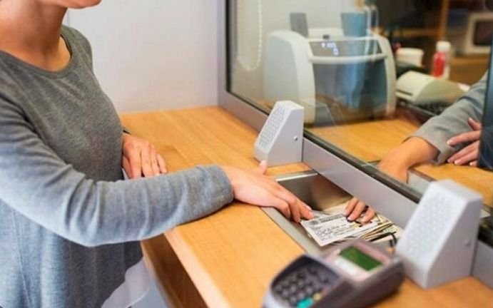 ¿Cambia el horario de atención en los bancos? El pedido gremial y la resistencia de los comerciantes